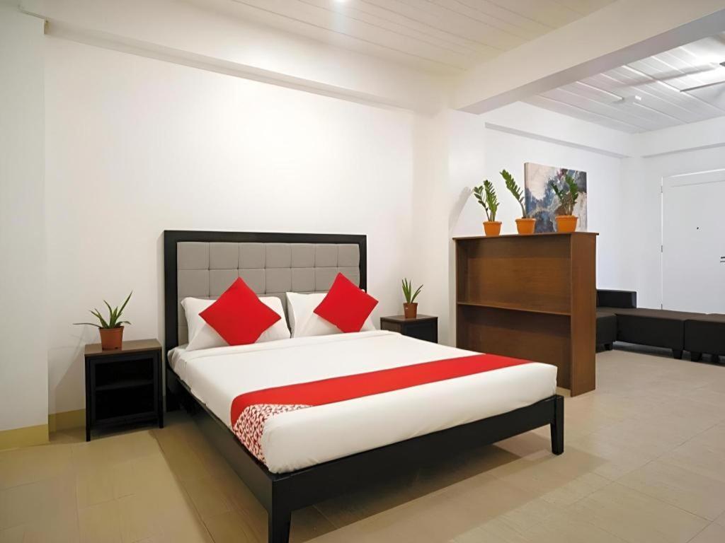 Oyo 150 Davao Airport View Hotel Zewnętrze zdjęcie